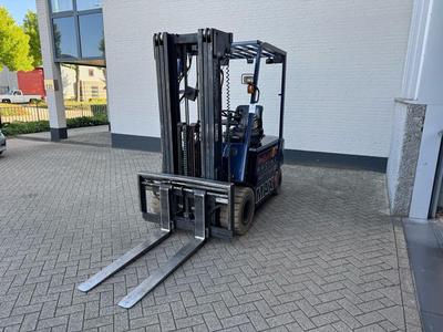 Översiktsbild av 2000 Komatsu FB30H-1E Forklift truck